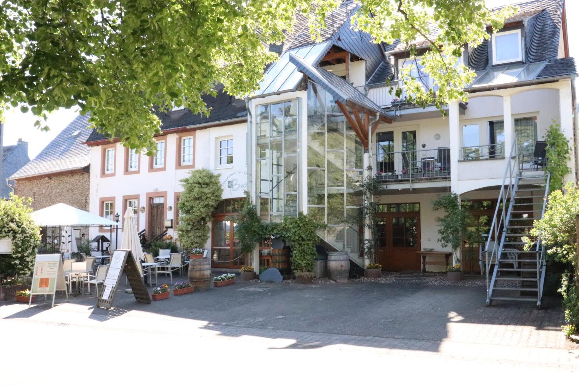 Ferienweingut & Gutsrestaurant Becker Apartment Burgen  Bagian luar foto