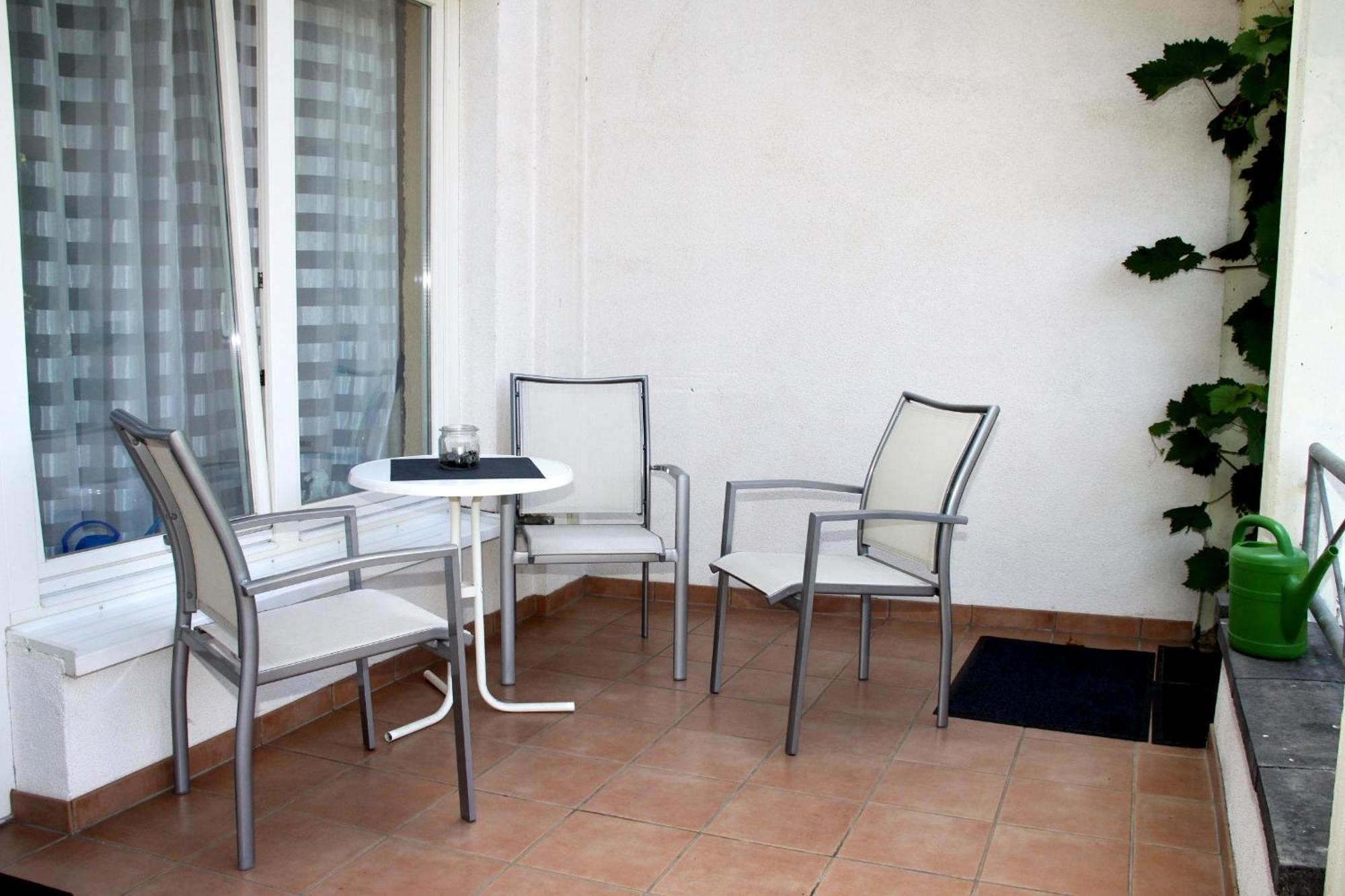 Ferienweingut & Gutsrestaurant Becker Apartment Burgen  Bagian luar foto