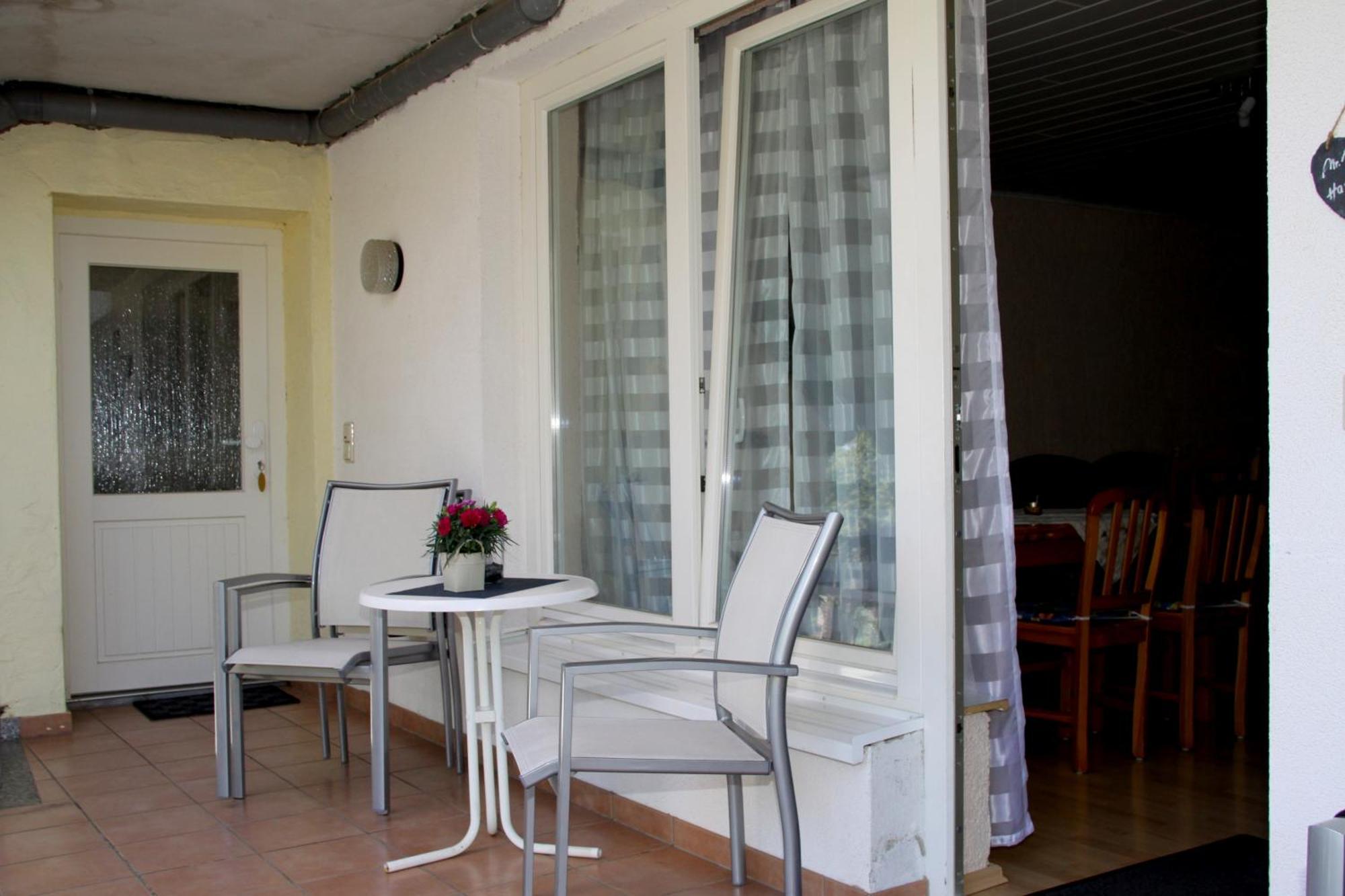 Ferienweingut & Gutsrestaurant Becker Apartment Burgen  Bagian luar foto