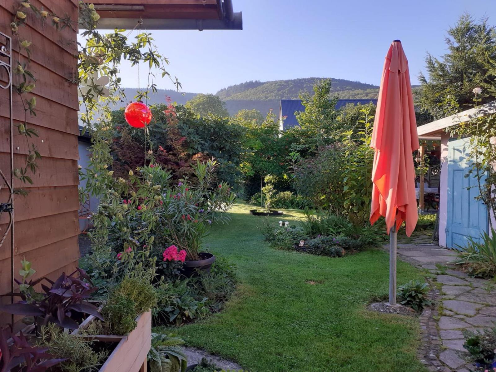 Ferienweingut & Gutsrestaurant Becker Apartment Burgen  Bagian luar foto