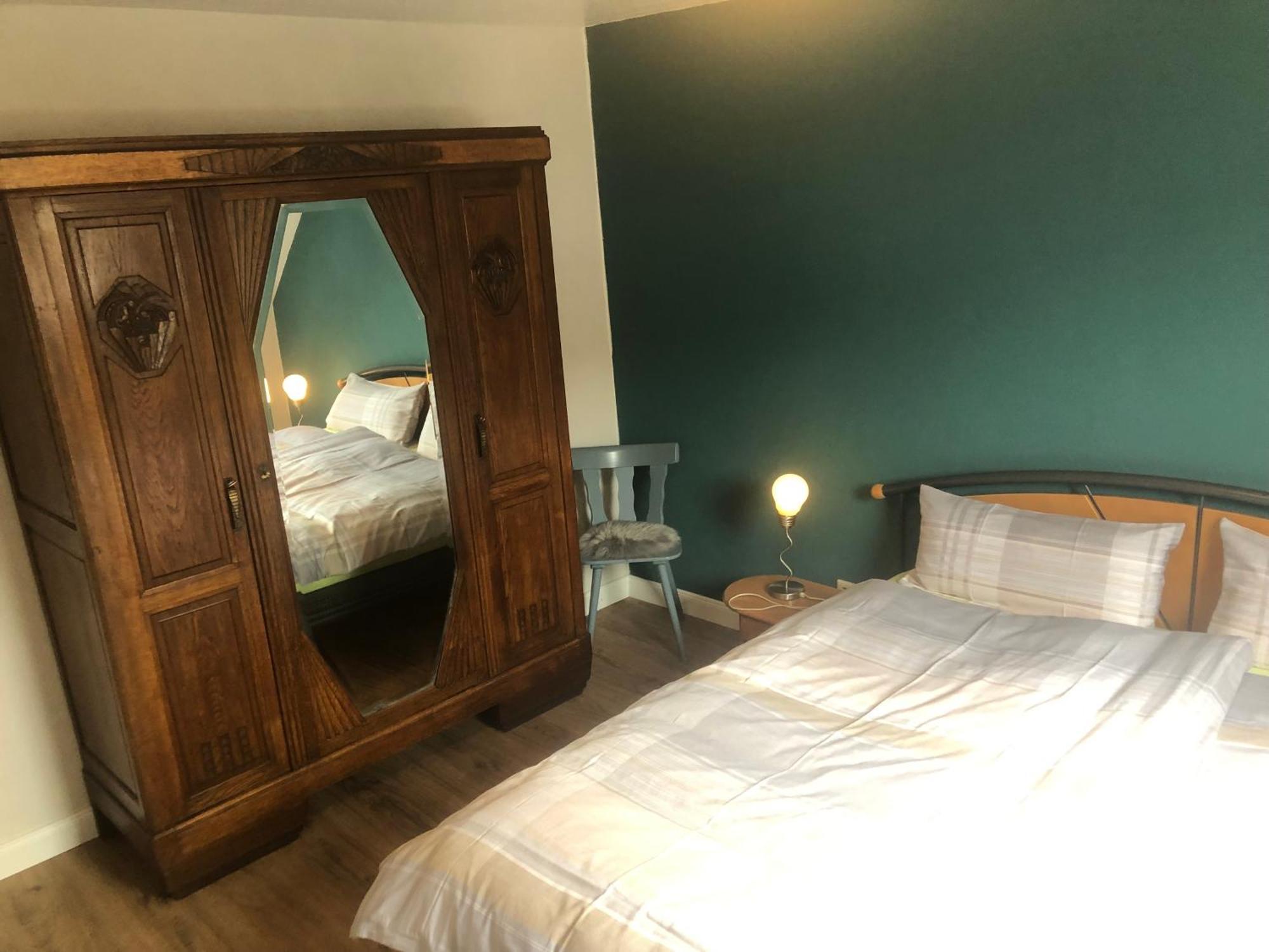 Ferienweingut & Gutsrestaurant Becker Apartment Burgen  Bagian luar foto