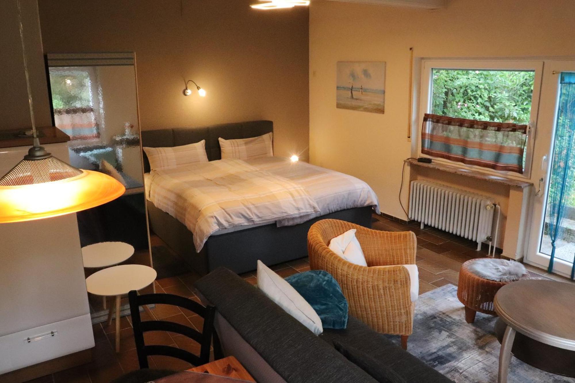 Ferienweingut & Gutsrestaurant Becker Apartment Burgen  Bagian luar foto