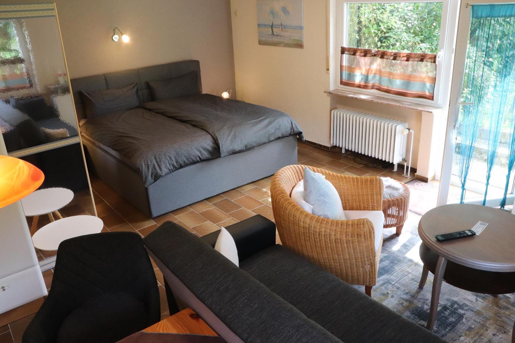 Ferienweingut & Gutsrestaurant Becker Apartment Burgen  Bagian luar foto